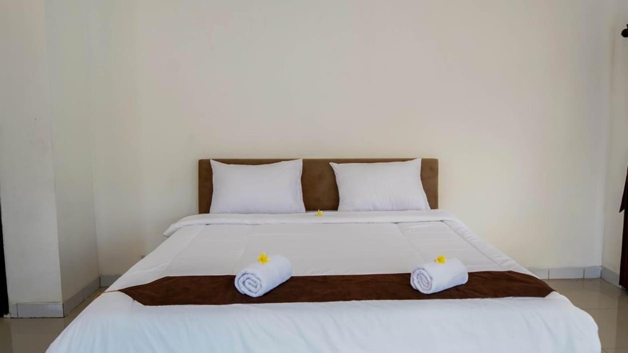 Hotel Pondok Putri Batukaras Extérieur photo
