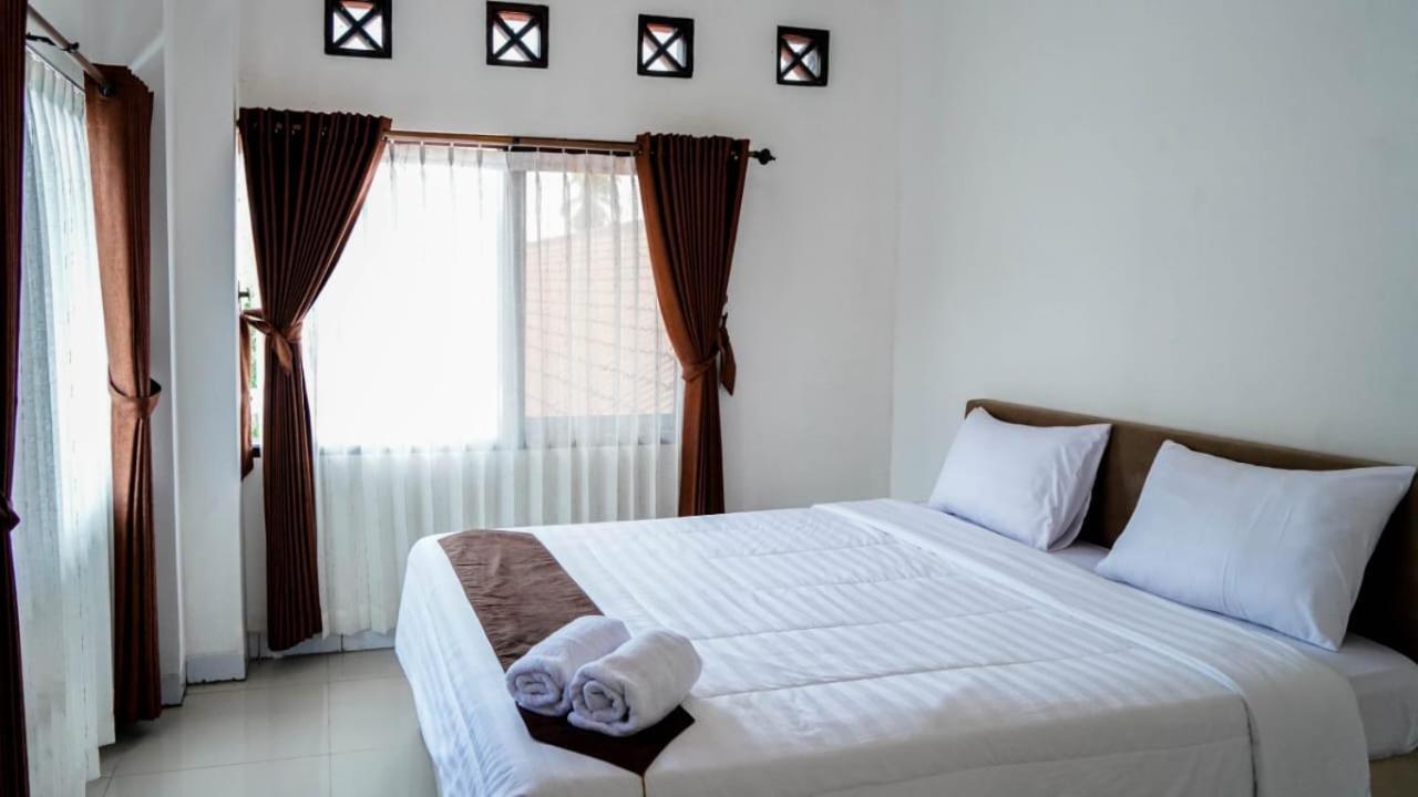 Hotel Pondok Putri Batukaras Extérieur photo