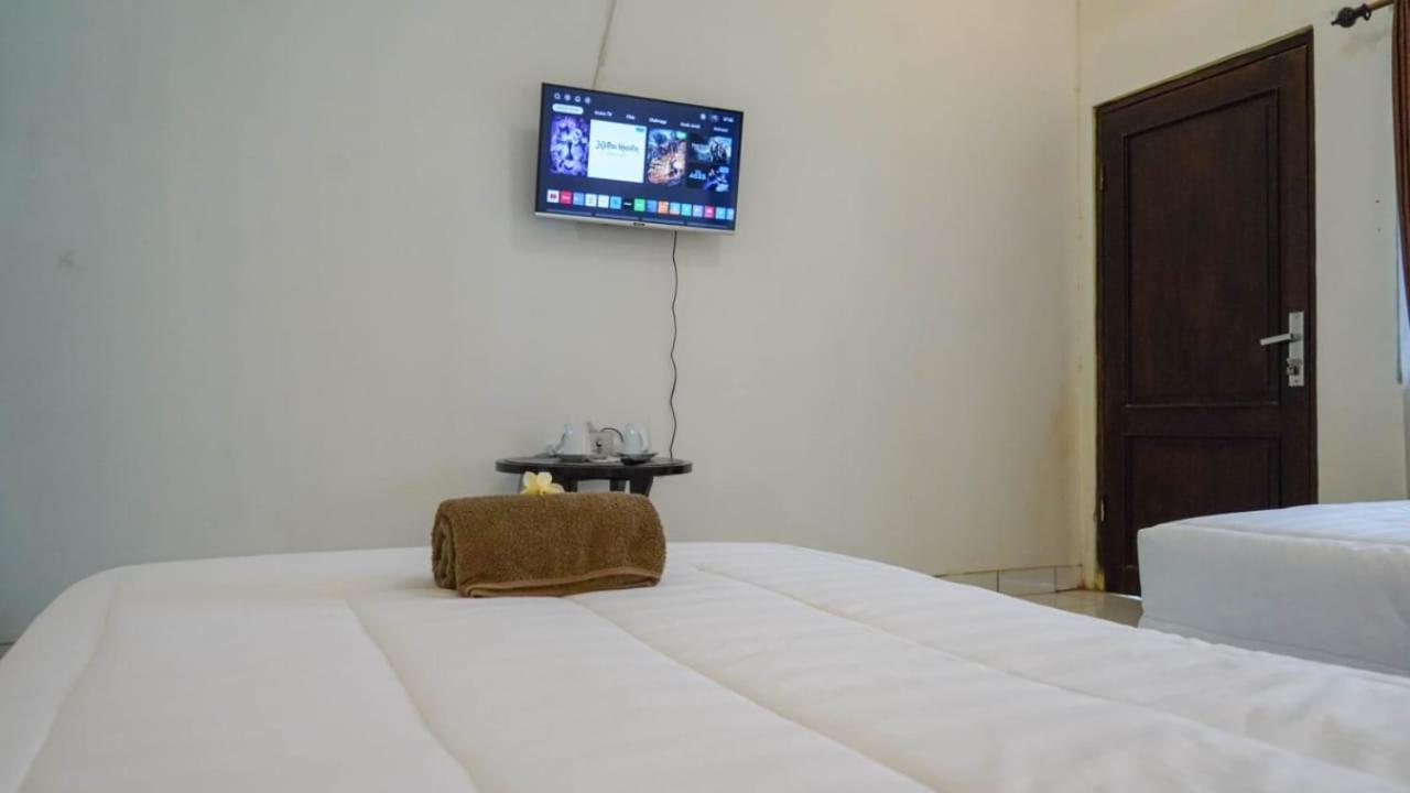 Hotel Pondok Putri Batukaras Extérieur photo