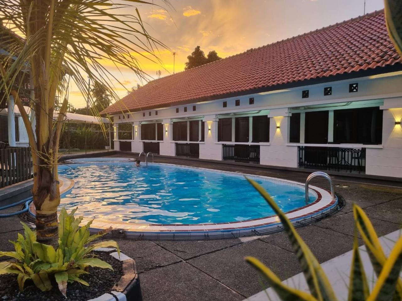 Hotel Pondok Putri Batukaras Extérieur photo
